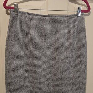 Calvin Klein - Gray Herringbone Pencil Skirt - Size 6